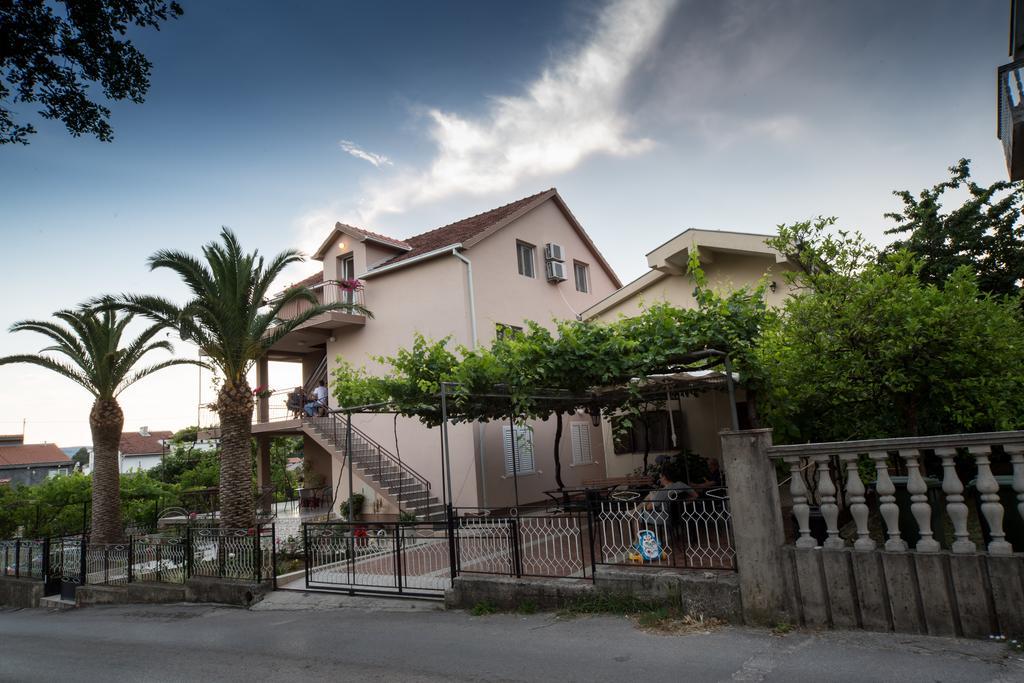 Apartments Pavicevic Тиват Стая снимка