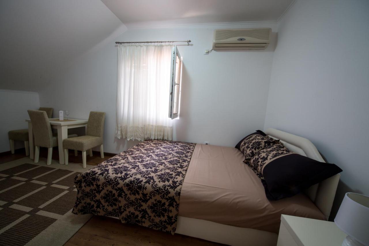 Apartments Pavicevic Тиват Екстериор снимка