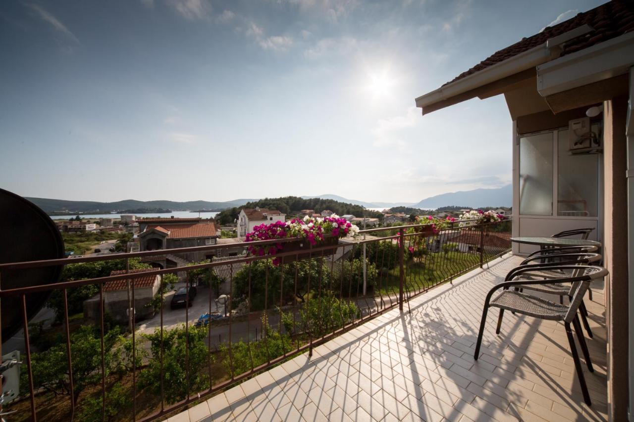 Apartments Pavicevic Тиват Стая снимка