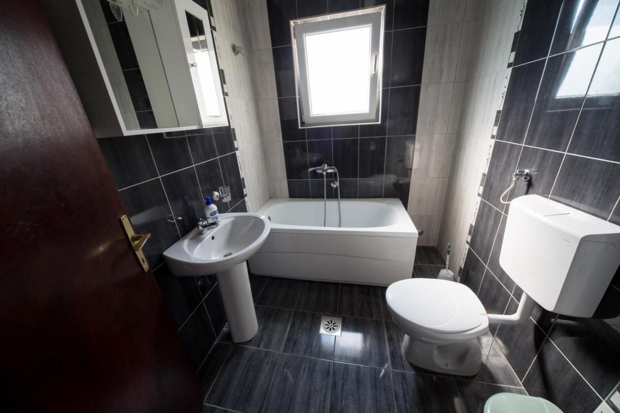 Apartments Pavicevic Тиват Стая снимка
