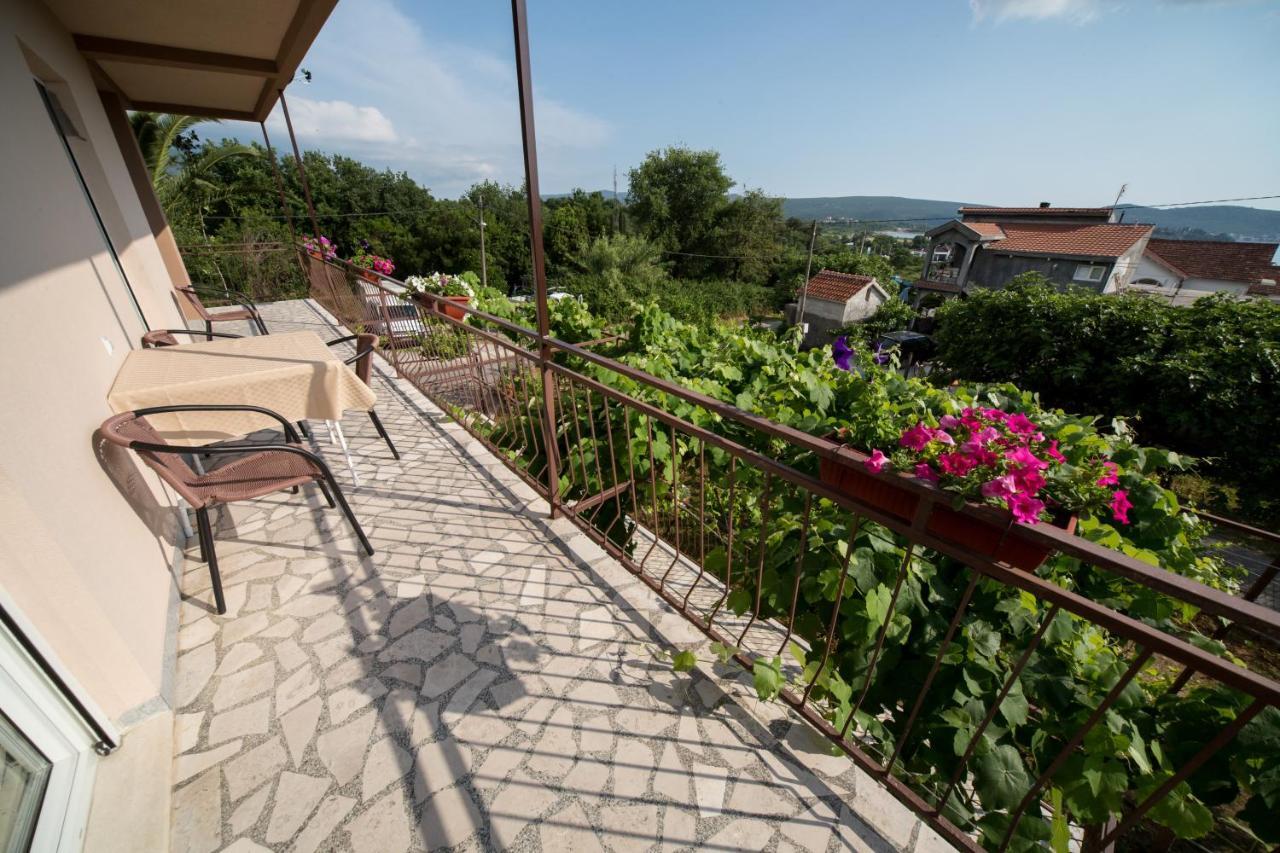Apartments Pavicevic Тиват Стая снимка