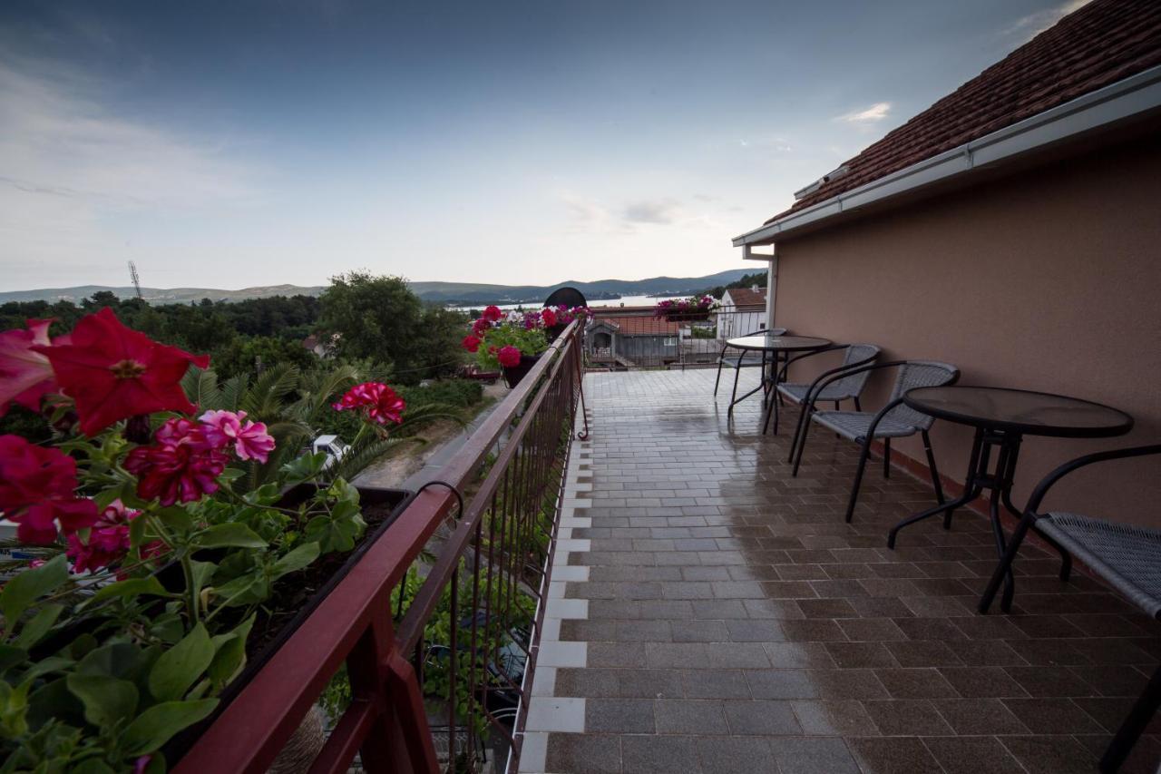 Apartments Pavicevic Тиват Стая снимка